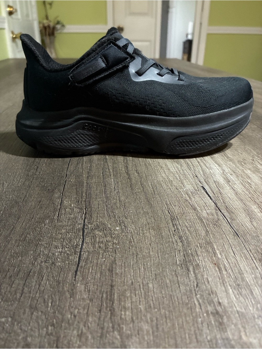 All-Black Women's Cadense Adaptive Sneakers